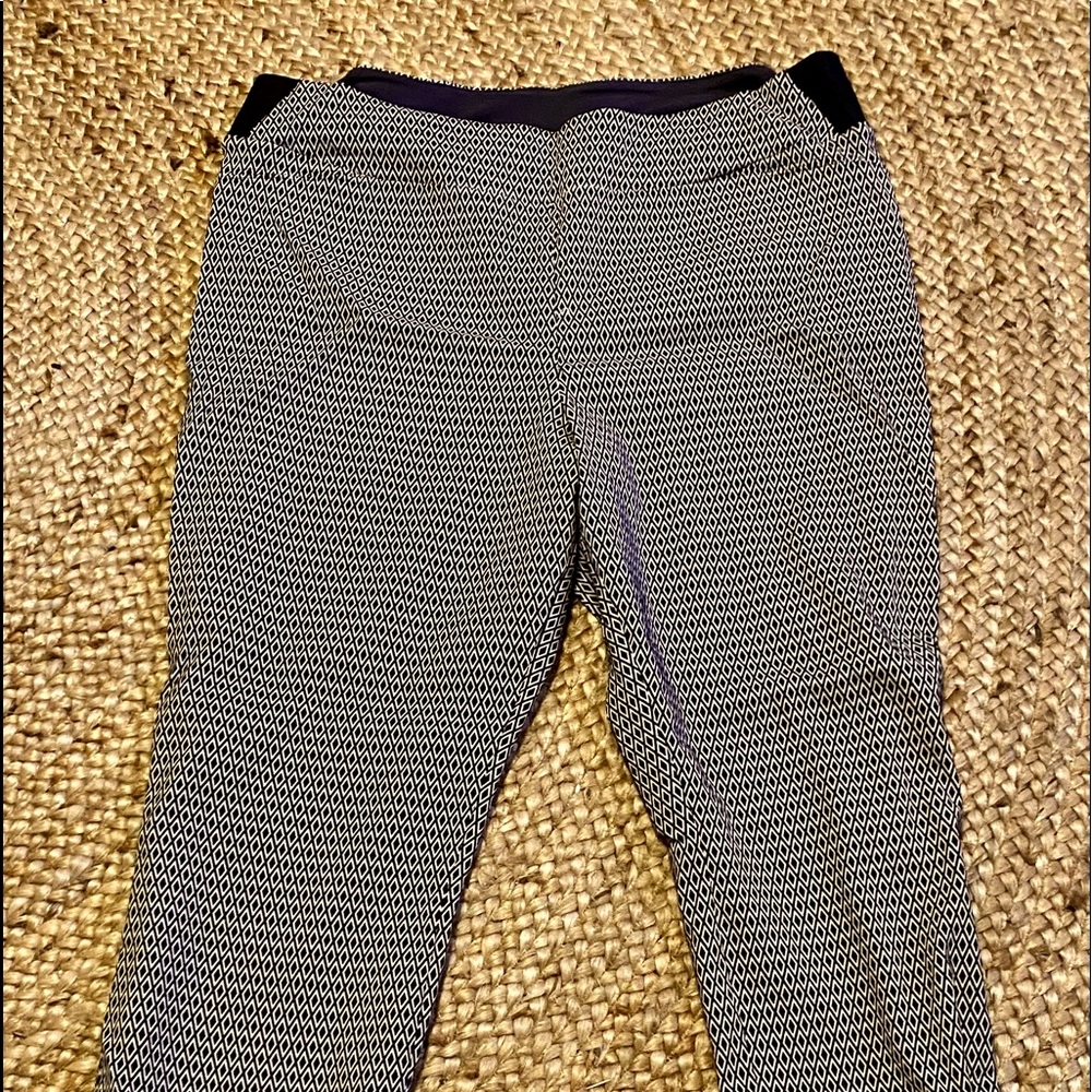 Elastic waist diamond print pants